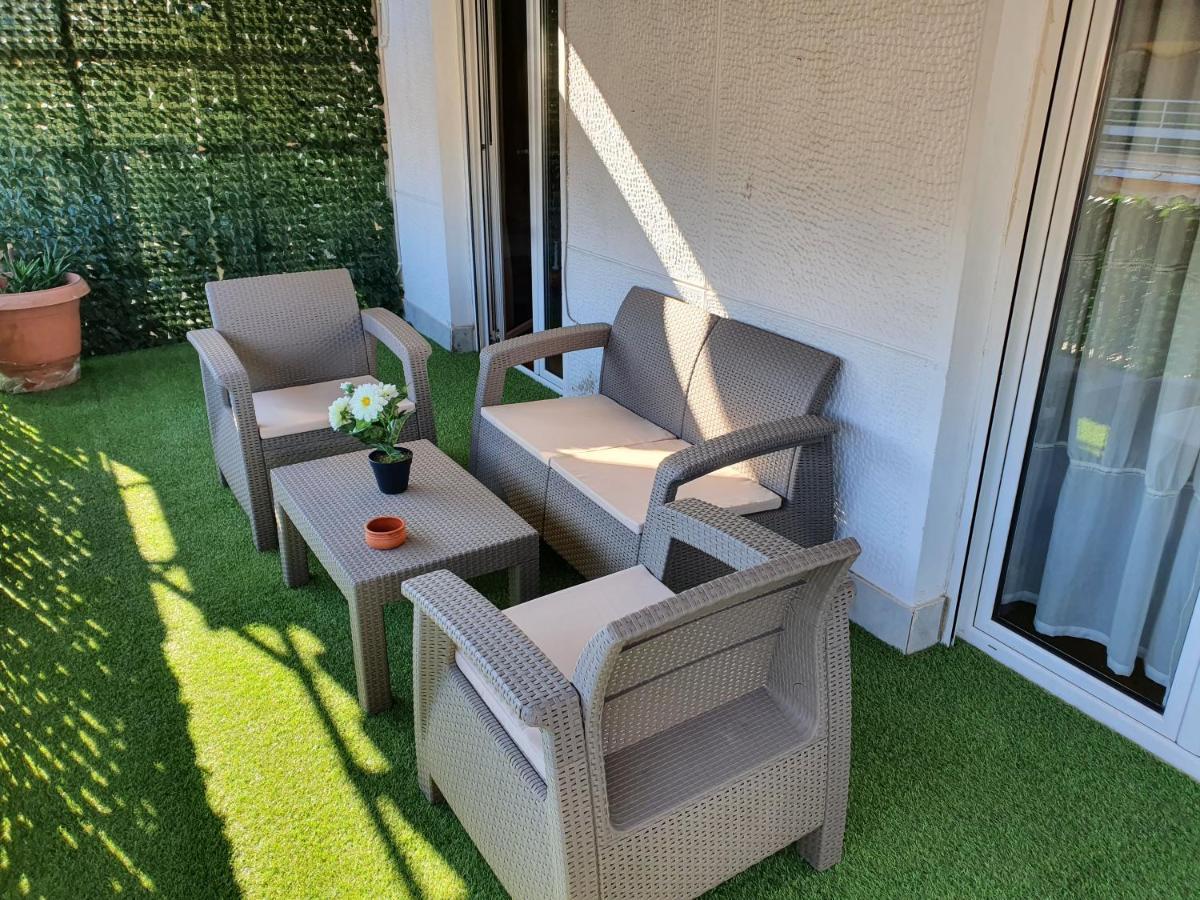 Апартаменти Pedion Areos Park 4 Center 4 Афіни Екстер'єр фото